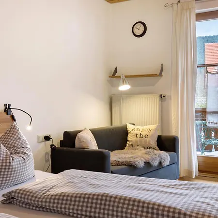 Vogtsmichelhof - Haupthaus Konukevi Alpirsbach